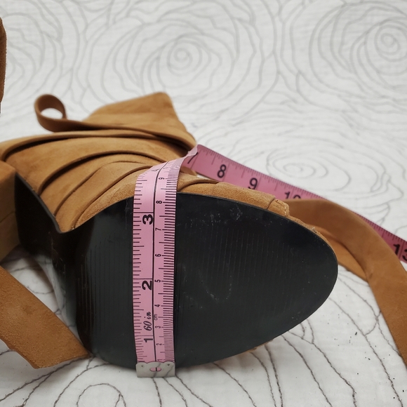 Size 6.5 ALDO Tan/Beige Rigoli Suede Wrap Peep Toe Block Heel - Picture 13 of 13